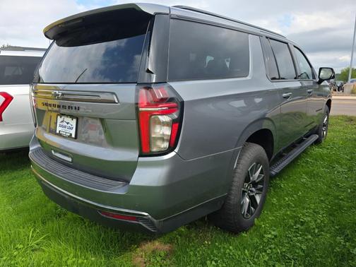 2022 Chevrolet Suburban 4WD Z71