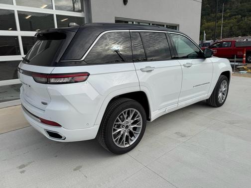 2025 Jeep Grand Cherokee Summit