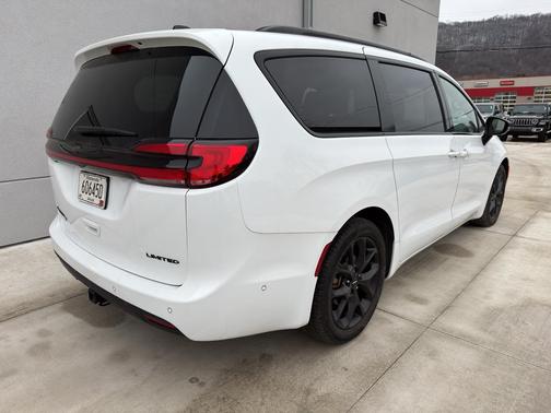 2025 Chrysler Pacifica Limited