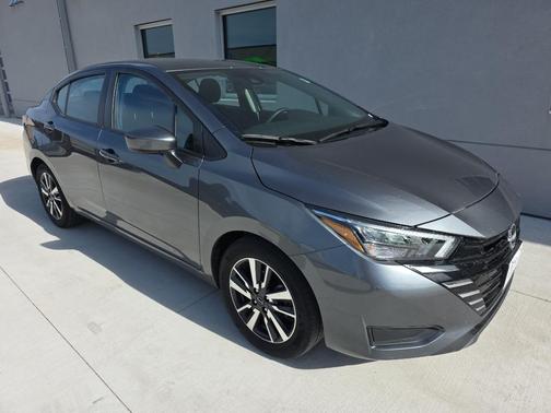 Gun Metallic 2025 Nissan Versa 1.6 SV