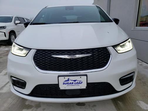 2026 Chrysler Pacifica L