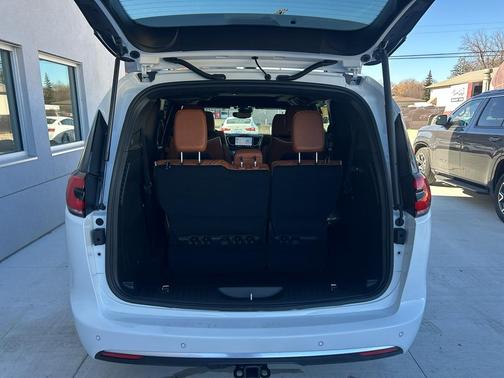 2026 Chrysler Pacifica L