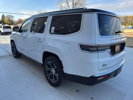 2023 Jeep Grand Wagoneer 4x4