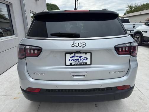 Silver Zynith Metallic Clearcoat 2025 Jeep Compass Limited