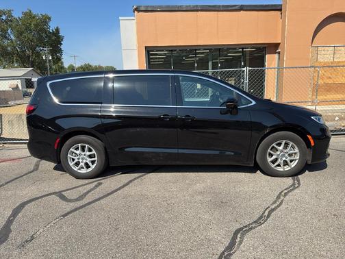 2025 Chrysler Pacifica L