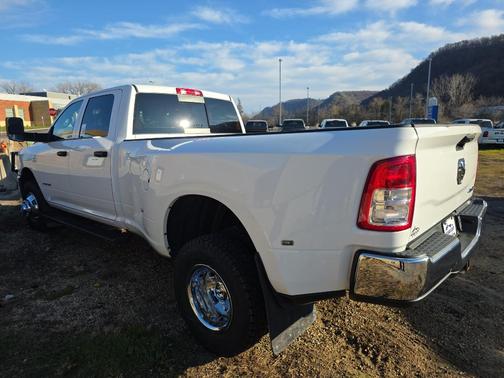 2020 RAM 3500 Tradesman Crew Cab 4x4 8' Box