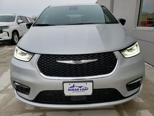 2026 Chrysler Pacifica L