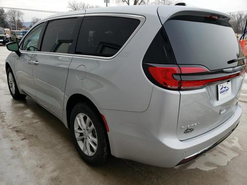 2026 Chrysler Pacifica L