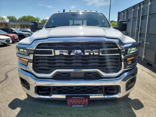 2025 RAM 3500 Tradesman Crew Cab 4x4 8' Box