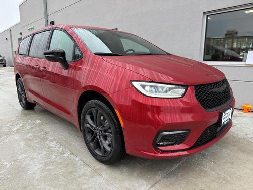 2026 Chrysler Pacifica L