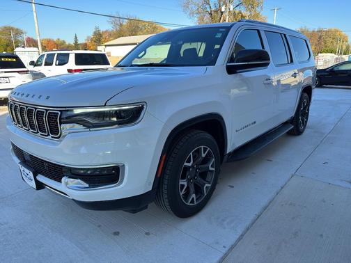 2023 Jeep Wagoneer L Series III 4x4