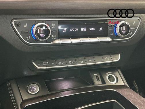 2022 Audi Q5 45 S line Prestige