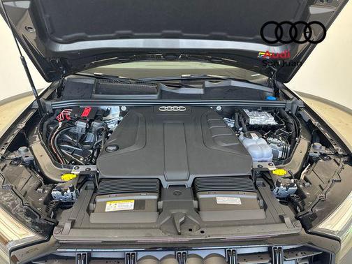 Samurai Gray Metallic 2026 Audi Q7 45 Premium