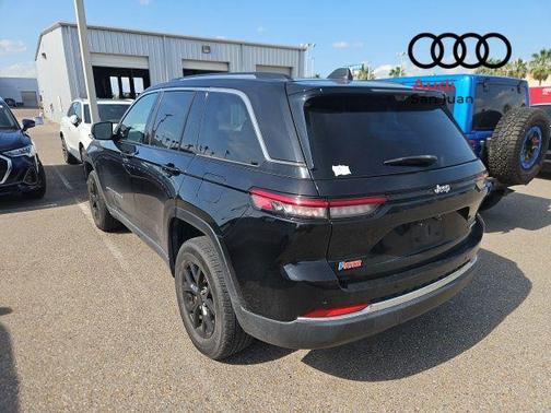 Diamond Black Crystal Pearlcoat 2022 Jeep Grand Cherokee Limited