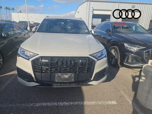 2023 Audi Q7 45 Premium Plus