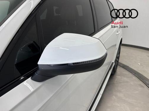 Carrara White 2023 Audi Q7 45 Premium Plus