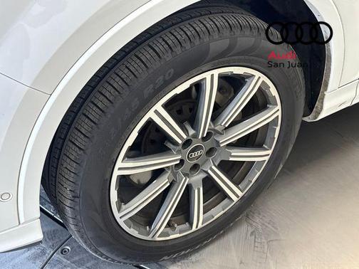 2023 Audi Q7 45 Premium Plus