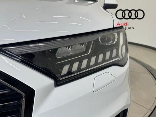 Glacier White Metallic 2023 Audi Q7 55 Prestige