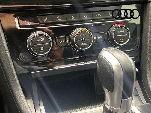 2017 Volkswagen Golf R 2.0T DSG