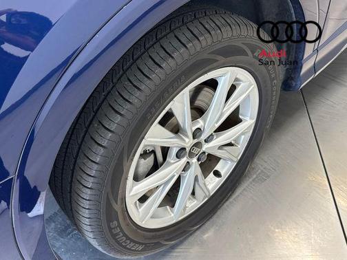 Navarra Blue Metallic 2024 Audi Q3 Premium 45 TFSI S line quattro Tiptronic