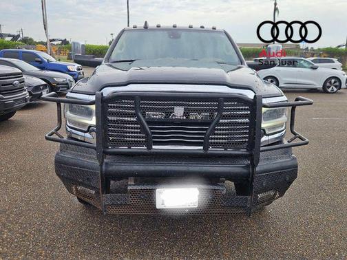 Diamond Black Crystal Pearlcoat 2019 RAM 3500 Laramie Crew Cab 4x4 8' Box