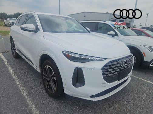 Arkona White 2025 Audi Q5 Premium TFSI quattro S tronic