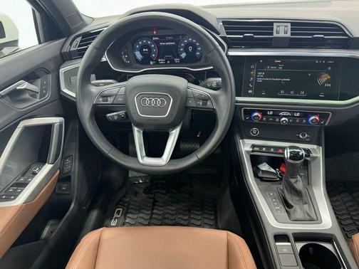 Arkona White 2024 Audi Q3 Premium 40 TFSI quattro Tiptronic
