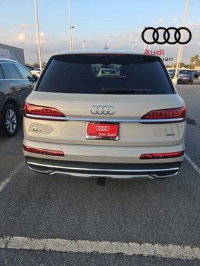 2021 Audi Q7 45 Premium Plus