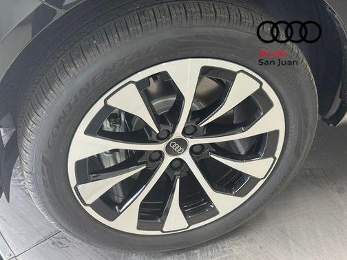 Mythos Black Metallic 2026 Audi Q3 TFSI quattro S tronic