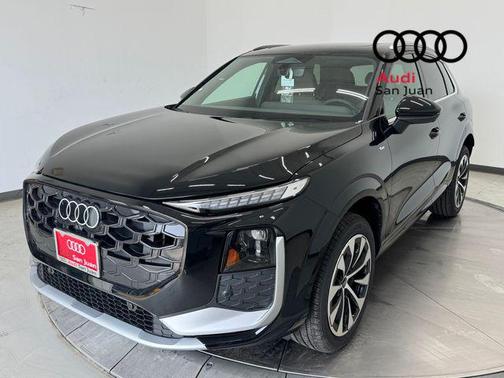 Mythos Black Metallic 2026 Audi Q3 TFSI quattro S tronic