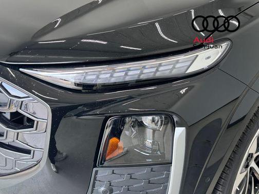 Mythos Black Metallic 2026 Audi Q3 TFSI quattro S tronic