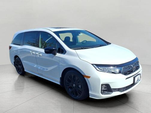 Platinum White Pearl 2026 Honda Odyssey Sport-L