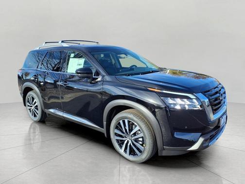 2025 Nissan Pathfinder Platinum 4WD