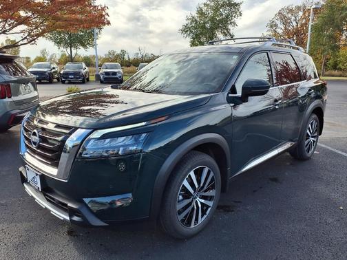2025 Nissan Pathfinder Platinum 4WD
