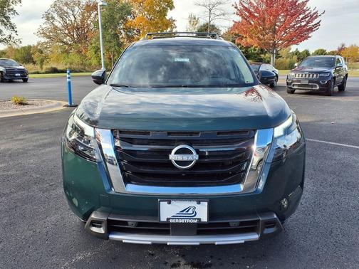 2025 Nissan Pathfinder Platinum 4WD