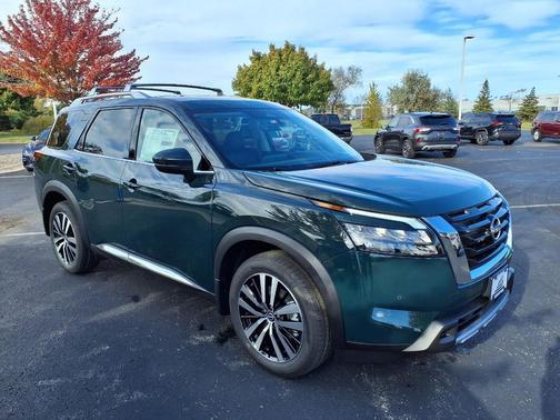 2025 Nissan Pathfinder Platinum 4WD