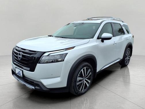 2025 Nissan Pathfinder Platinum 4WD