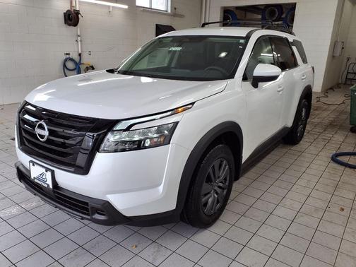 2025 Nissan Pathfinder SV 4WD