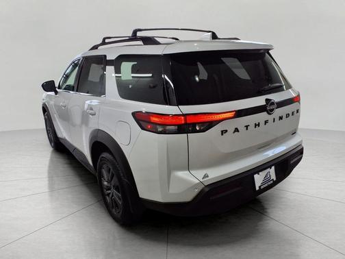 2025 Nissan Pathfinder SV 4WD