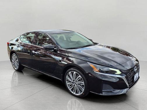 2025 Nissan Altima SL AWD