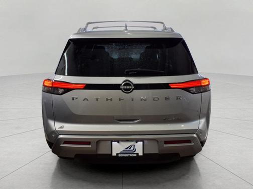 2025 Nissan Pathfinder SL 4WD