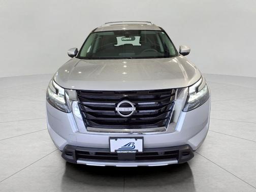 2025 Nissan Pathfinder SL 4WD