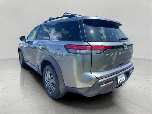 2022 Nissan Pathfinder SV 4WD
