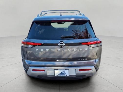 2025 Nissan Pathfinder SL 4WD