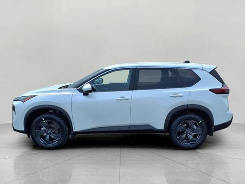 Everest White Pearl Tricoat 2026 Nissan Rogue SV