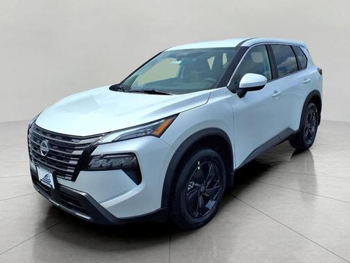Everest White Pearl Tricoat 2026 Nissan Rogue SV