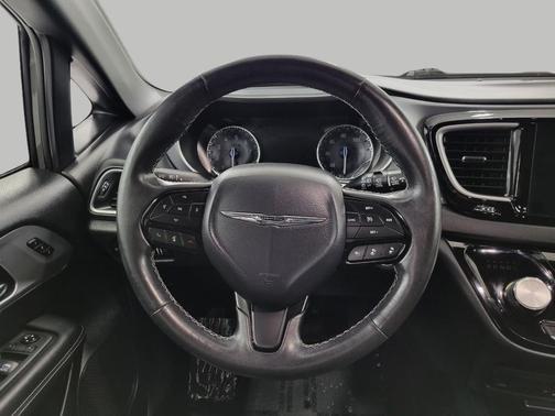 2020 Chrysler Pacifica Touring-L Plus