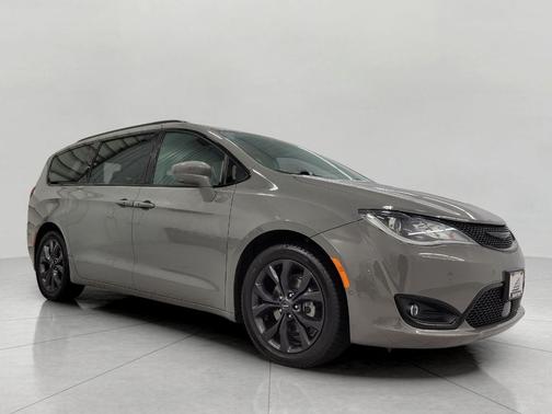 2020 Chrysler Pacifica Touring-L Plus