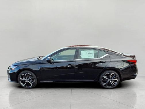 2025 Nissan Altima SR AWD