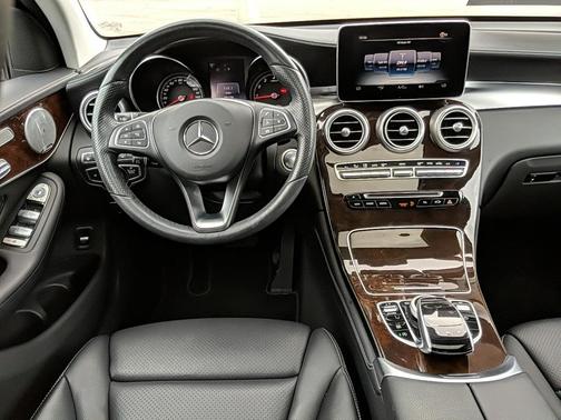 Photo 4 of 41 of 2017 Mercedes-Benz GLC 300 4MATIC Coupe